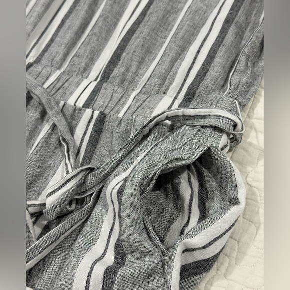 ANTHROPOLOGIE CLOTH & STONE Women’s Gray and White Striped Jumpsuit Size S - Picture 9 of 11
